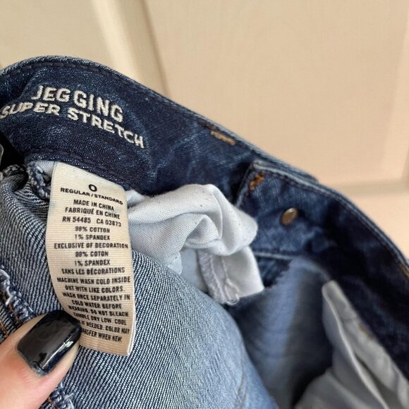 American Eagle Women's Dark Wash Distressed Jegging Super Stretch Jeans Size 0 - Picture 4 of 9